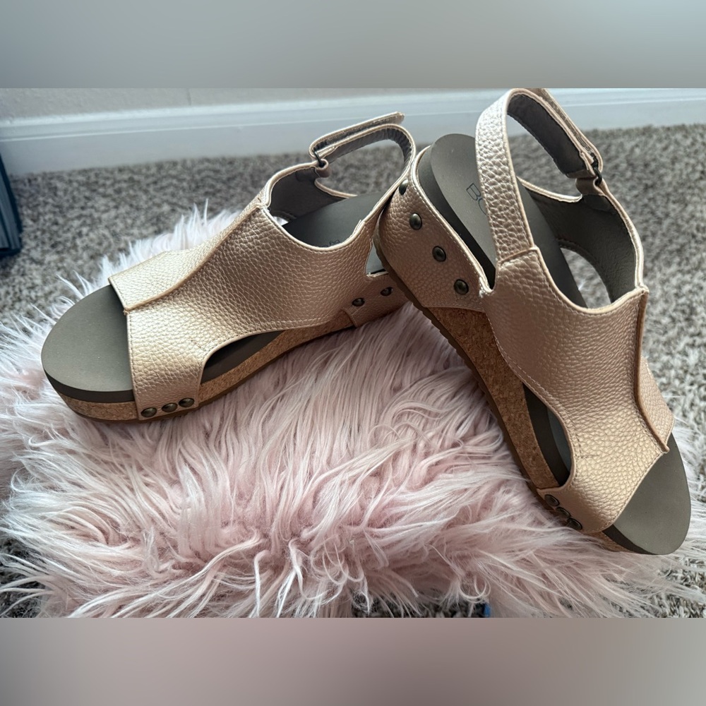 Elegant Tan Wedge Sandals